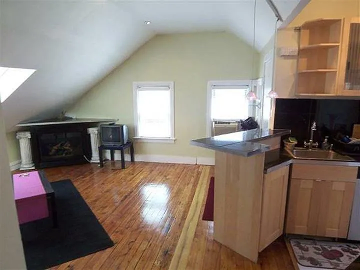 12 Africa St — Photo 3