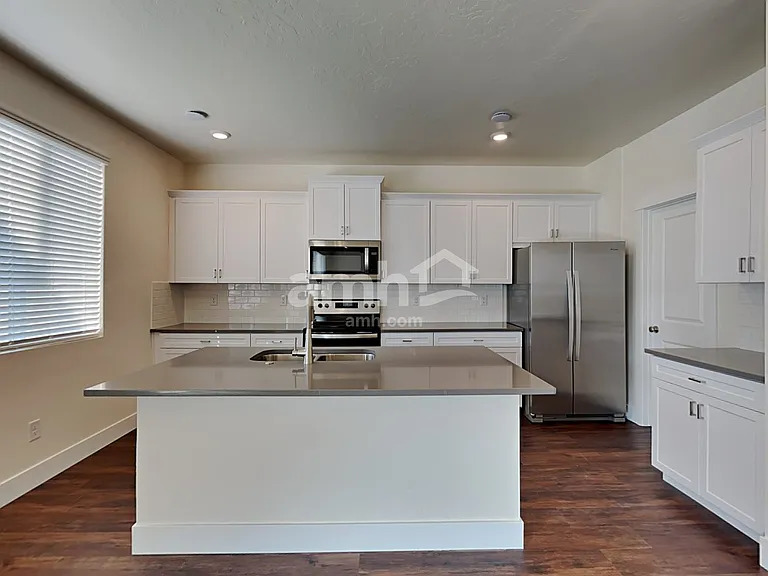 9415 Wabash St — Photo 3