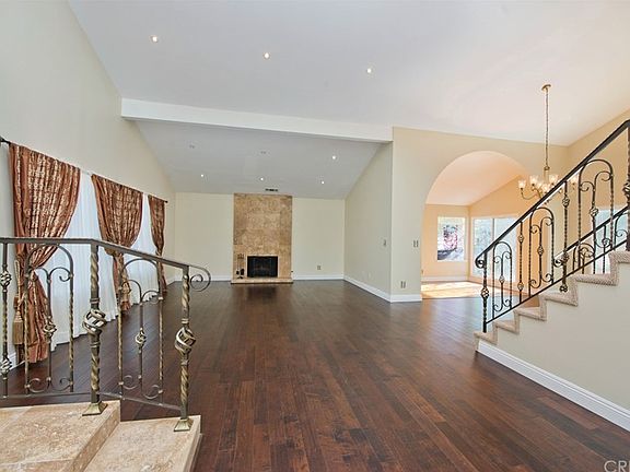 3rd image of 3657 Gleneagles Dr