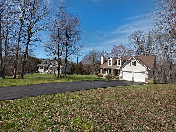 2nd image of 1174 Chapel Woods Dr