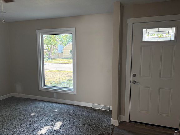 4th image of 849 Merrill St