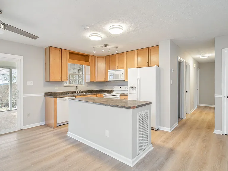 5712 Walden Woods Ct — Photo 14