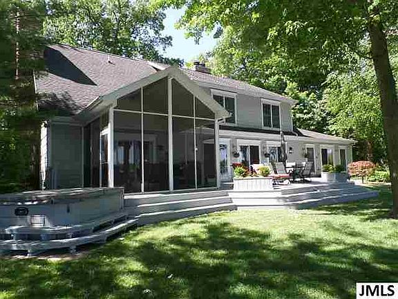 2nd image of 2696 Lake Shore Dr