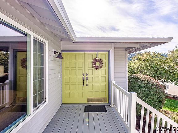 3rd image of 1068 34th Ave NW
