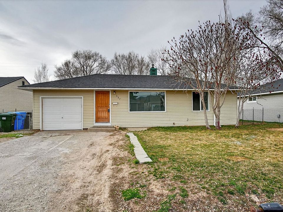 1st image of 957 Meadowbrook Ln
