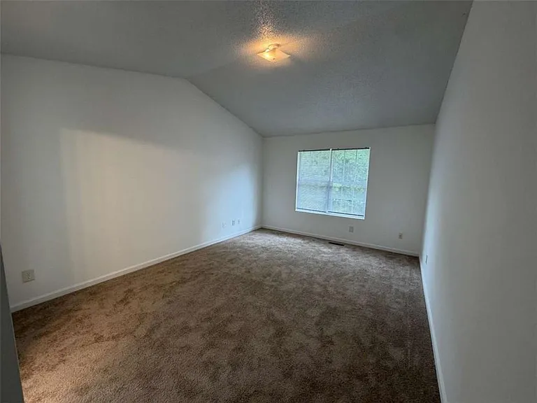 1613 Fort Perry Way — Photo 9