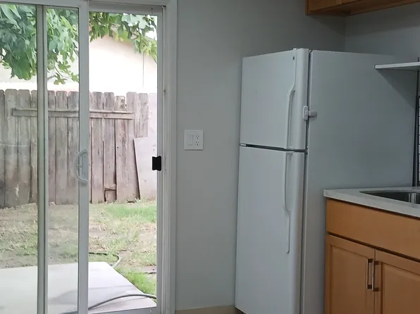 1102 Roselawn Ave, Modesto, CA 95351