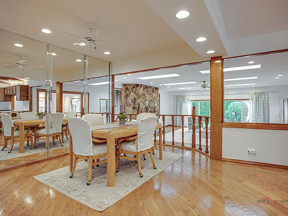 4th image of 605 N Windsor Dr