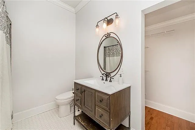 1526 Dante St — Photo 23