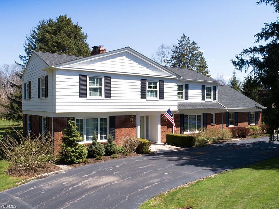 1st image of 220 Sterncrest Dr