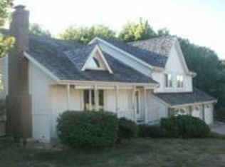 1205 N Woodridge Ln, Liberty, MO 64068