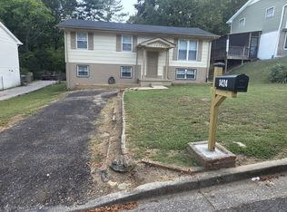 1424 Carousel Rd, Chattanooga, TN 37411