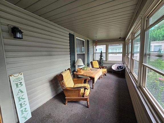2nd image of 360 Hane Ave