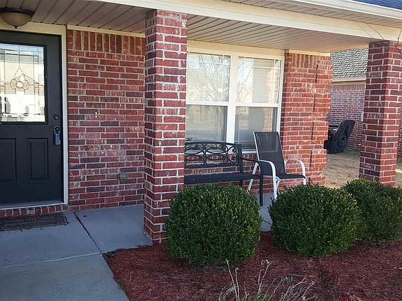 3rd image of 1312 Myrna Ln