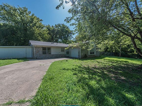 2nd image of 406 Timberlane Dr