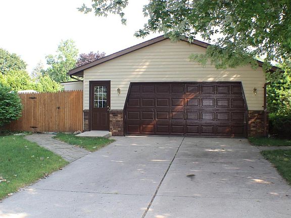 4th image of 89 Loch Lomond Ave NE