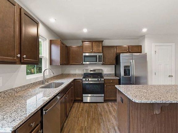 4th image of 1105 Wilkinson Ln