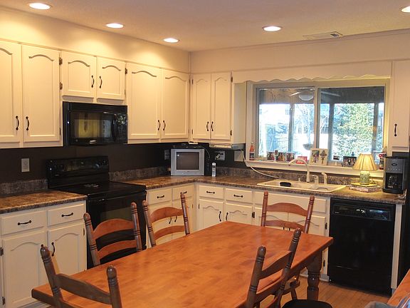 5th image of 416 Shiloh Ln