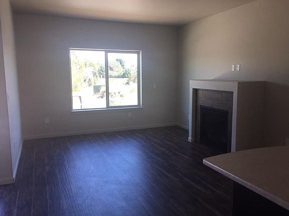 3rd image of 447 NE Brookstone Dr