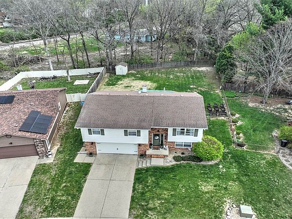 2nd image of 2926 N Primrose Ln