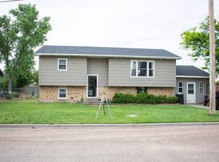 1003 W Lincoln Ave, Lakin, KS 67860