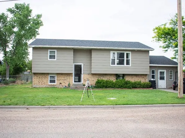 1003 W Lincoln Ave, Lakin, KS 67860
