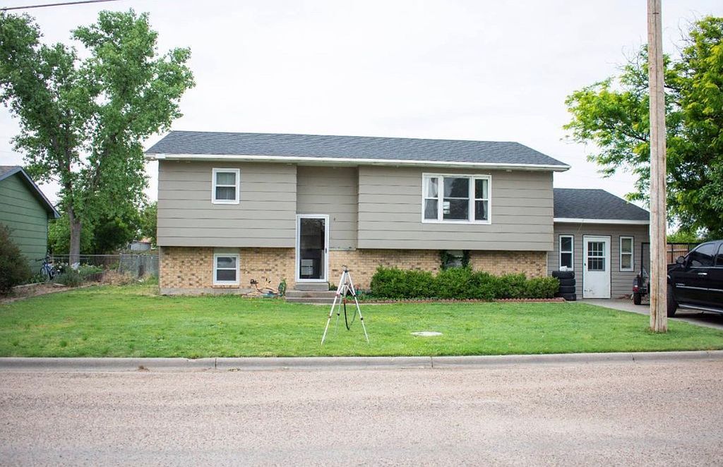 1003 W Lincoln Ave - Property Image
