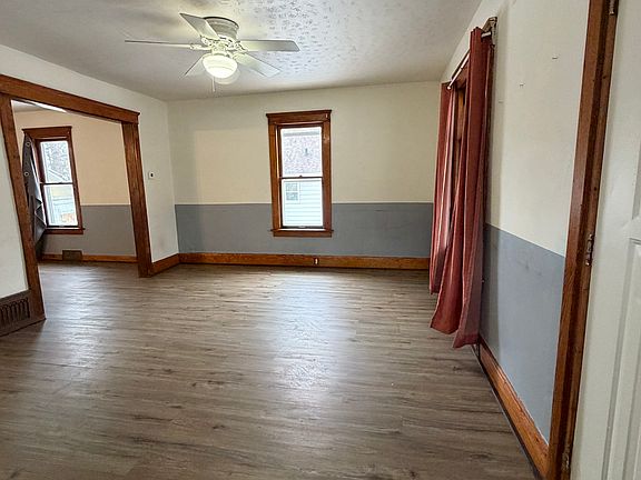 2nd image of 1121 Fairview Ave