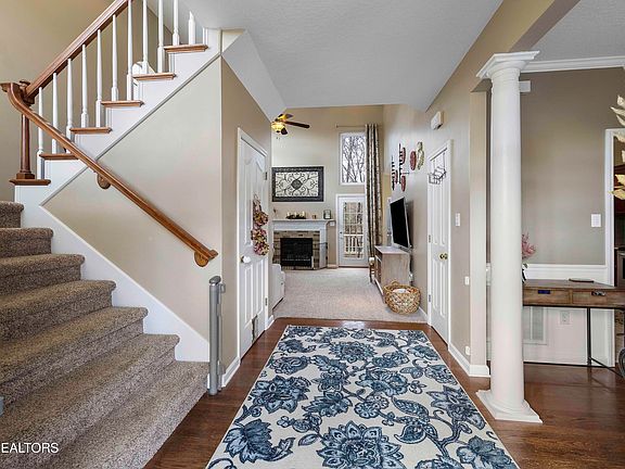 4th image of 2115 Willow Creek Ln