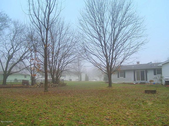 3rd image of 120 Bethel Dr
