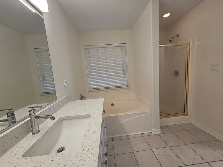 112 Spring Grove Dr — Photo 12
