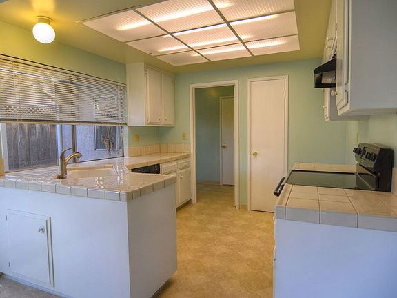 Bright Kitchen