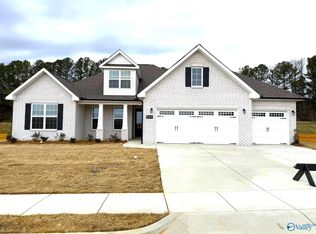 823 Ronnie Dr, Hartselle, AL 35640