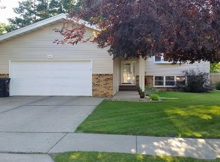 1614 S 3rd St, Bismarck, ND 58504