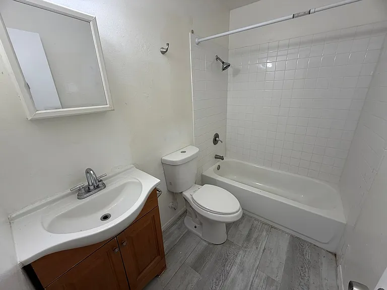 1033-1037 Alvarado Dr SE — Photo 10