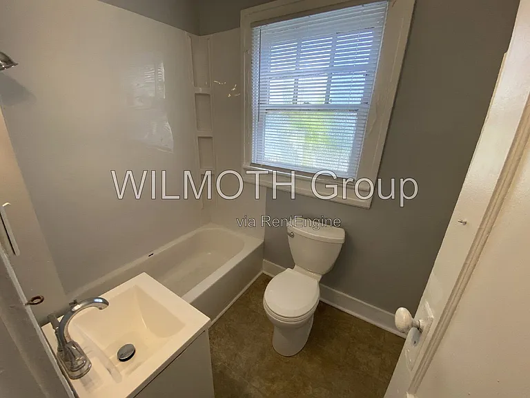 634 E 37th St #2 — Photo 12