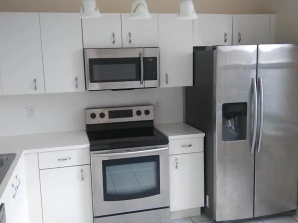 146 SW 169th Ave, Pembroke Pines, FL 33027