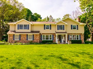 4390 Imperial Dr, Brookfield, WI 53045