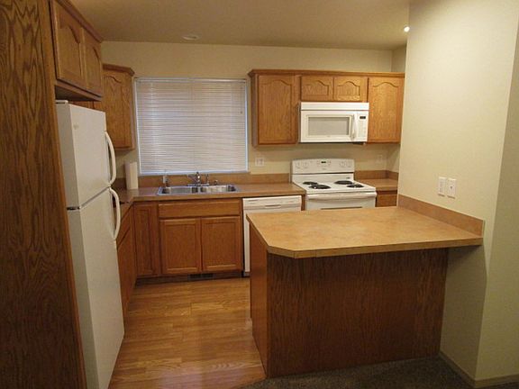 3rd image of 308-310 Birchwood Ln
