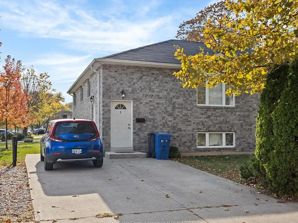675 Chippawa St #1