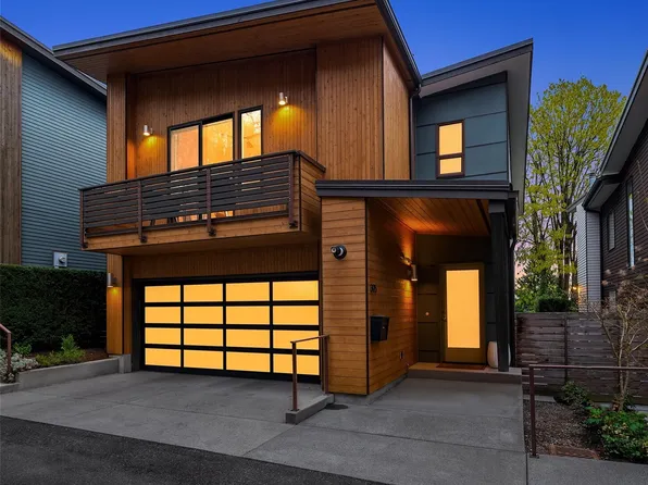 305 24th Avenue E, Seattle, WA 98112