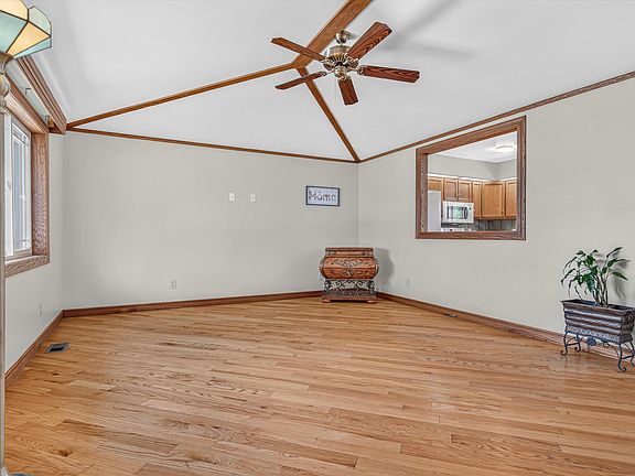 2nd image of 9937 Delaware Pl
