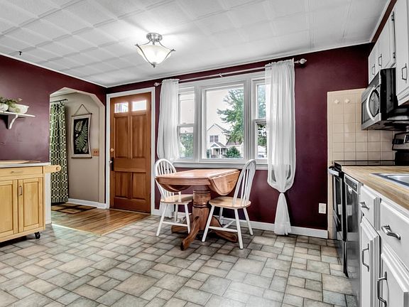 3rd image of 48 Waverly Ave