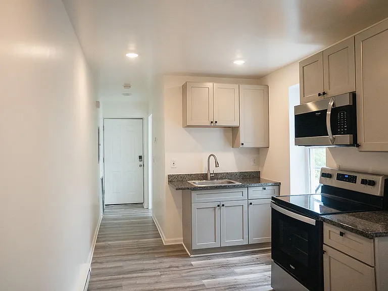 289 E Fairview Street — Photo 4
