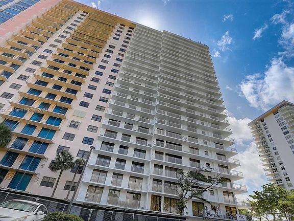 4th image of 210 174th St APT 1915
