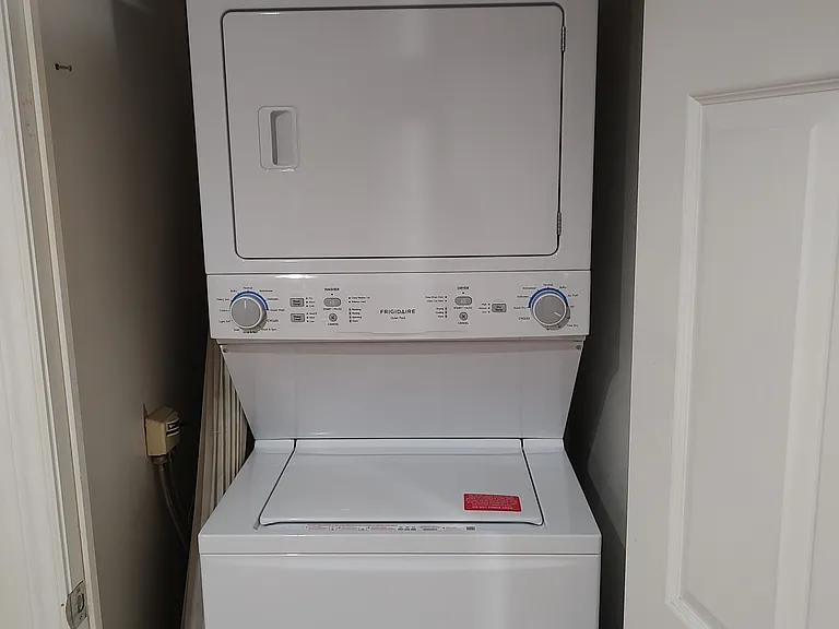 250 Wellington St W #245 — Photo 17