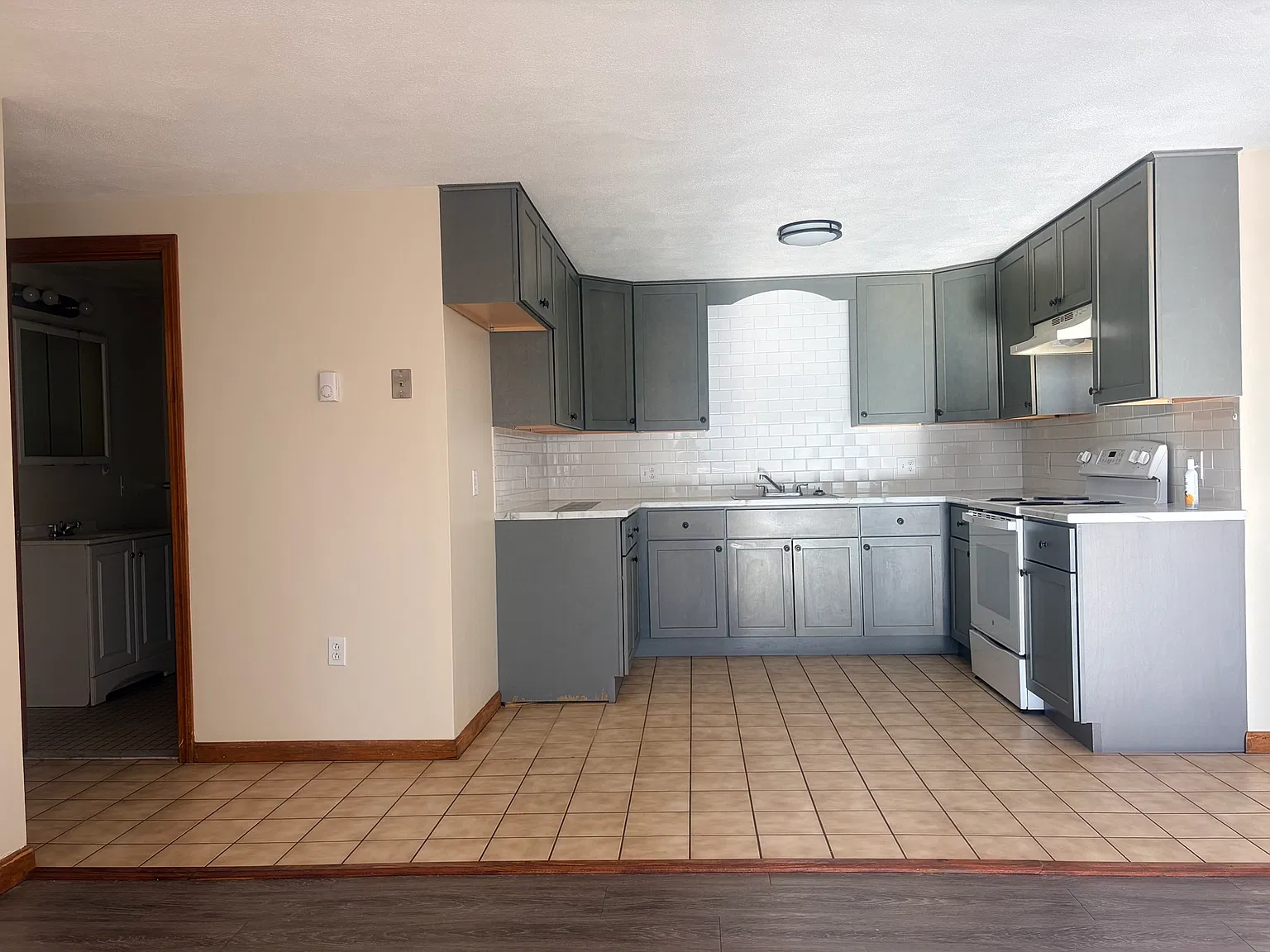 2 bed, 1.0 bath, 900 sqft, $2,600 — Photo 1