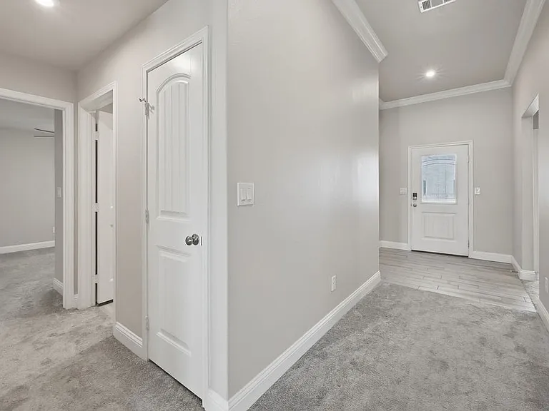 6801 Baron Dr — Photo 45