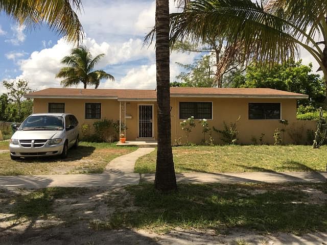 2nd image of 1431 NW 197th St