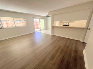 18912 Valley Cir APT B, Huntington Beach, CA 92646